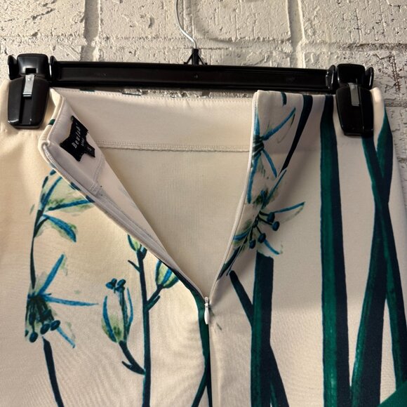 Beulah Style Pencil Skirt Small White Green Floral Botanical Print - Picture 7 of 11